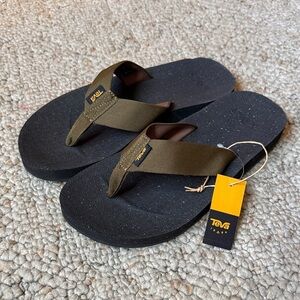 Teva Men’s Olive Strapped Flip-Flop Sandals with Black Footbed